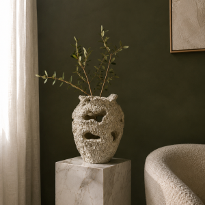 Kuro Vase